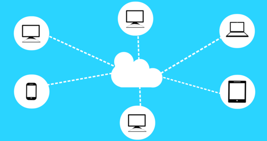 bildhaft Cloud mit Verbindungen zu Laptops 