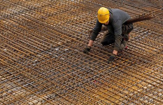 Eisenleger bei der Arbeit